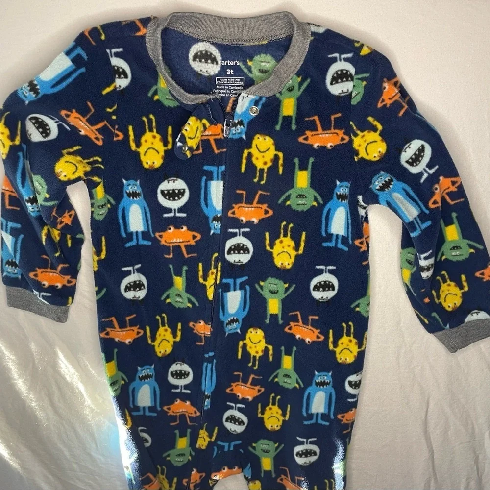 Carter’s 3T Fleece Footed Winter Monster Pajamas Grippy Feet Zipper PRELOVED